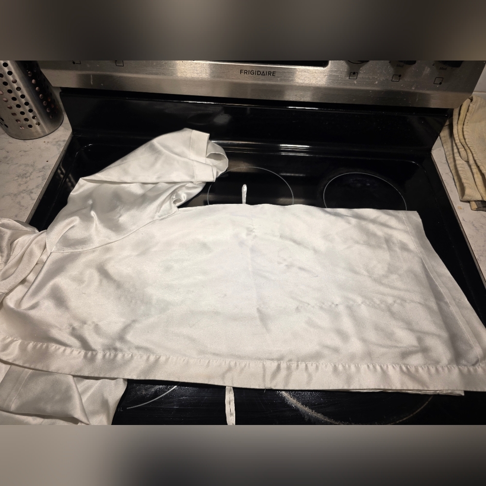 Victoria's Secret White Satin Robe - Picture 7 of 11